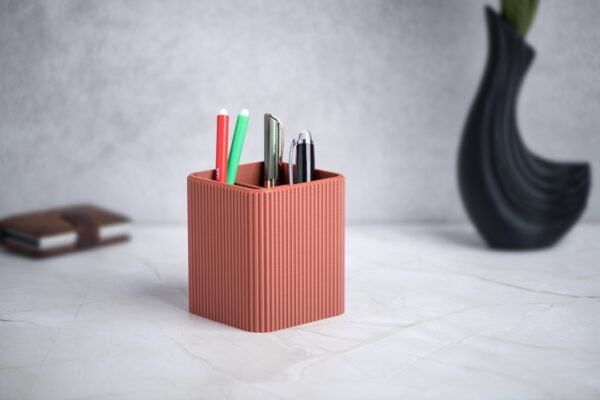 RIPPLE PENSTAND