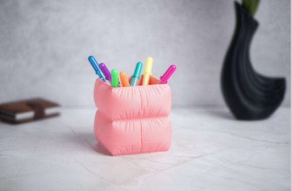 PILLOW PENSTAND