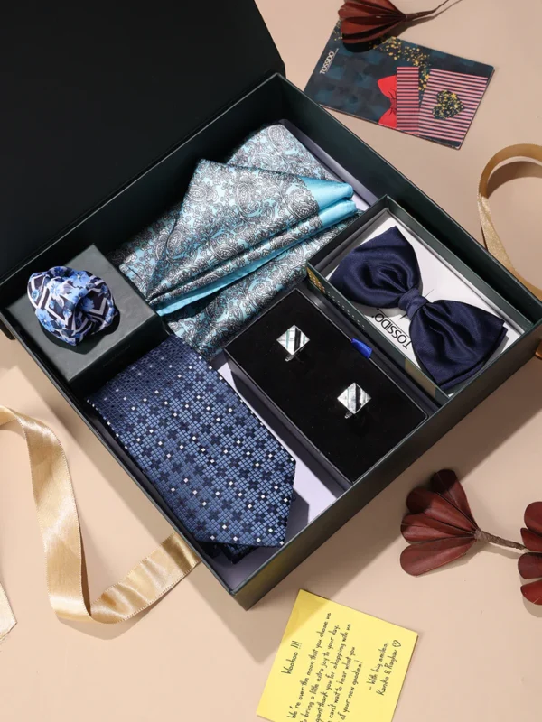 Gift in City’s Classic Blue Men’s Gift Box