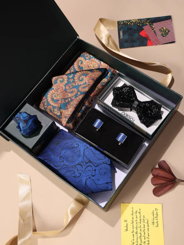 Gift in City’s Royal Blue & Gold Paisley Men’s Gift Box