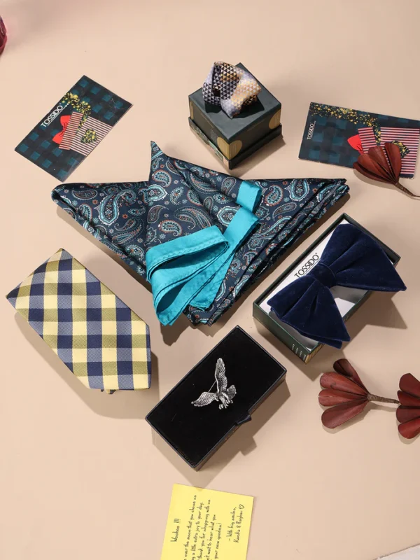 Gift in City’s Navy & Yellow Check Men’s Gift Box - Image 2
